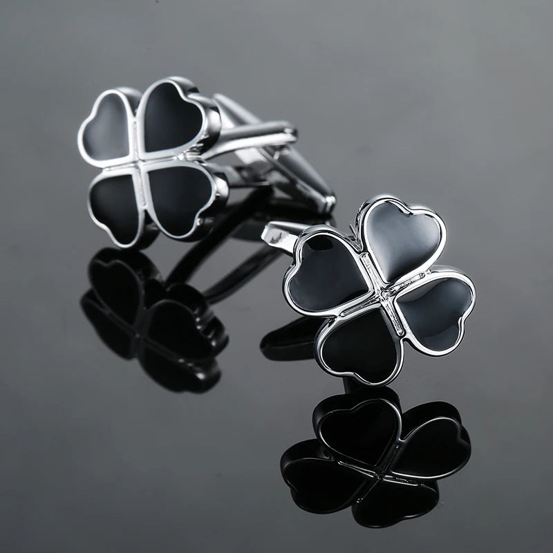 Talisman Cufflink – Farnese Onyx Clover