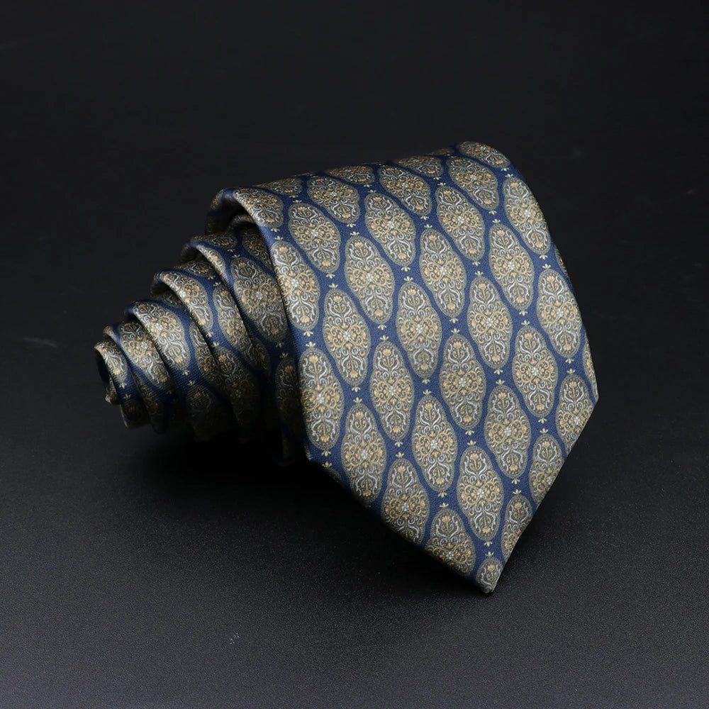 ربطة عنق غونزاغا - بنمط زخرفي ذهبي وأزرق داكن
