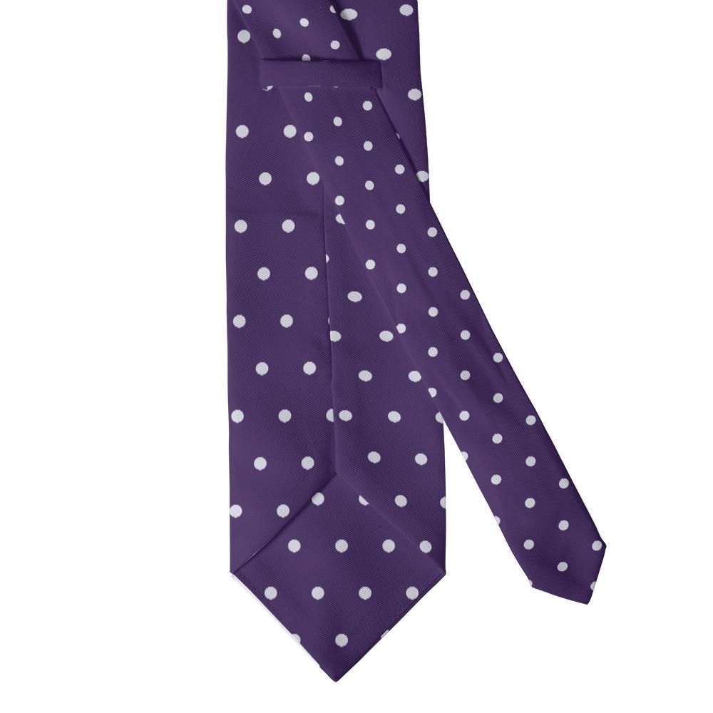 Polignac tie — knotted