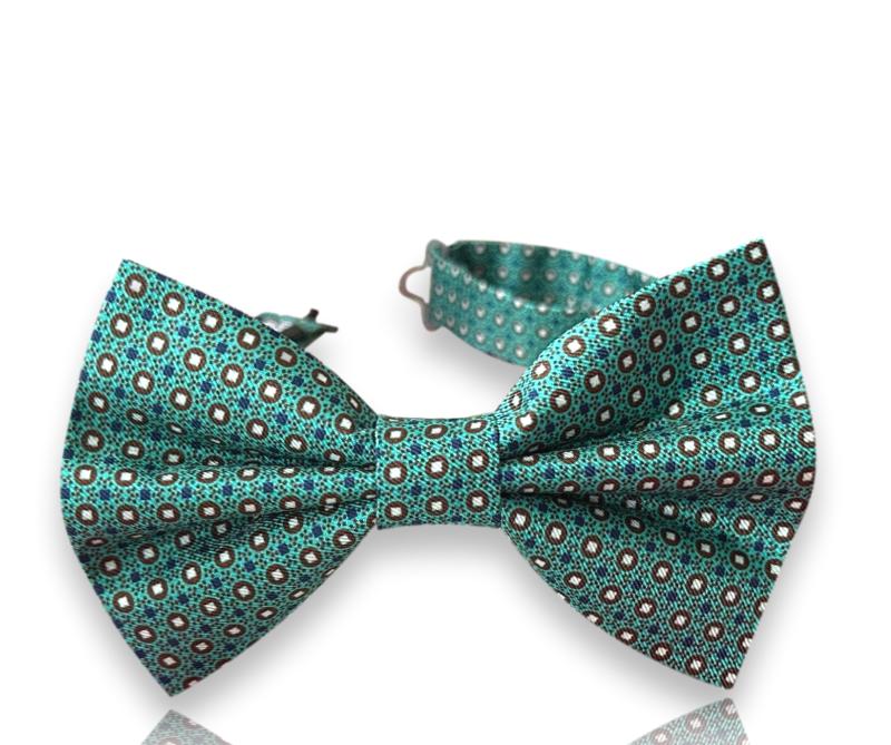 Emerald green silk bow tie with floral medallions