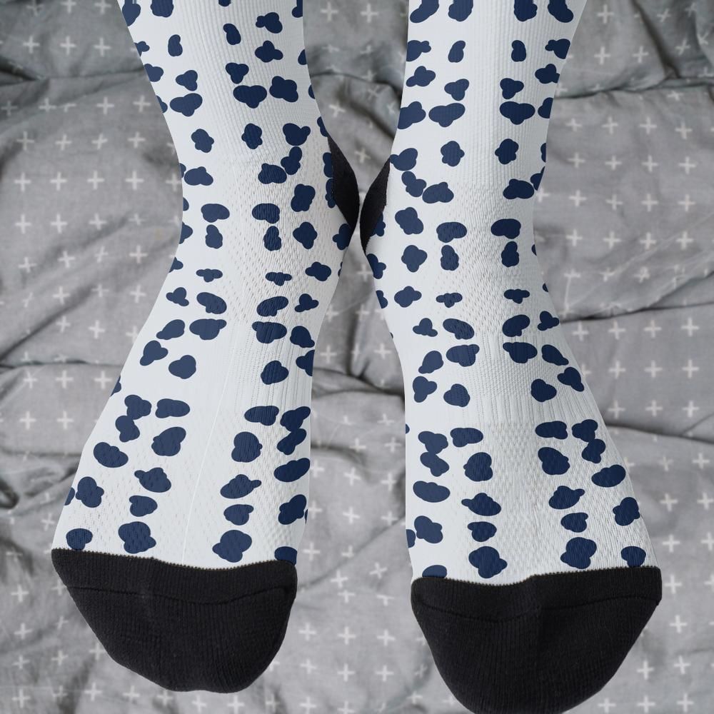 Matching tie pattern dress socks