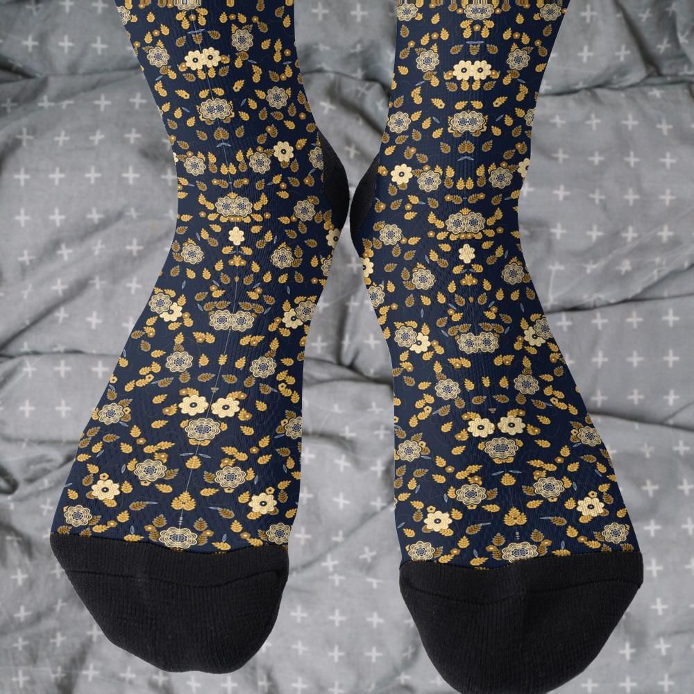 Matching tie pattern dress socks