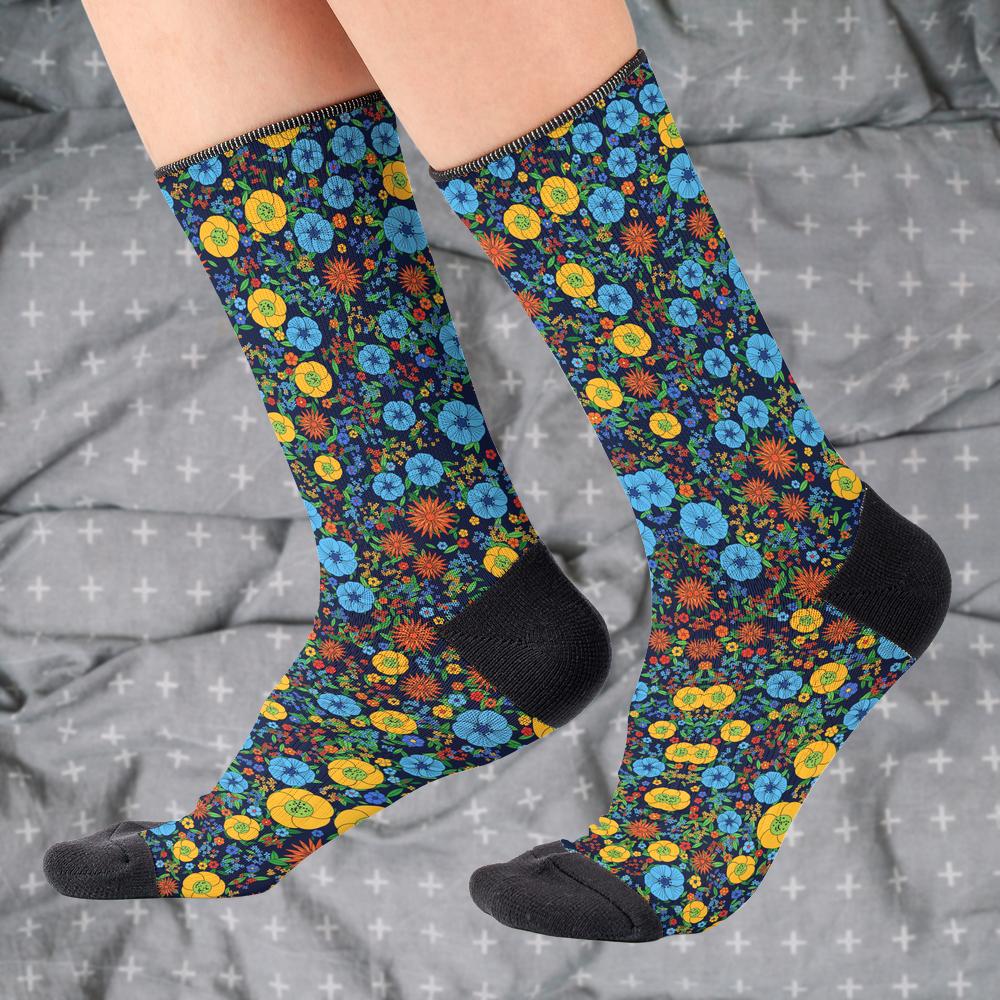Matching tie pattern dress socks