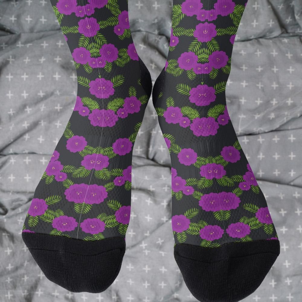Matching tie pattern dress socks