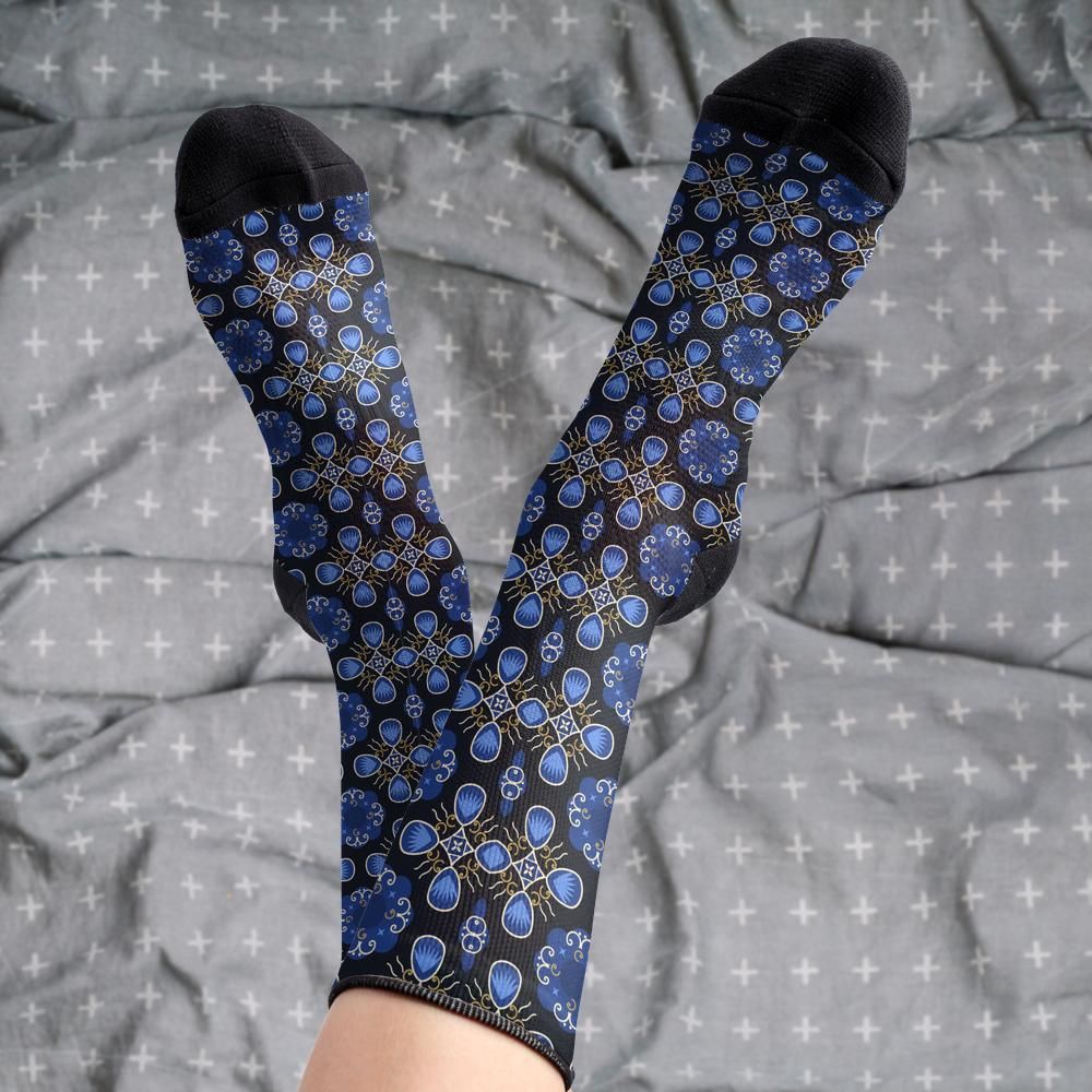 Matching tie pattern dress socks
