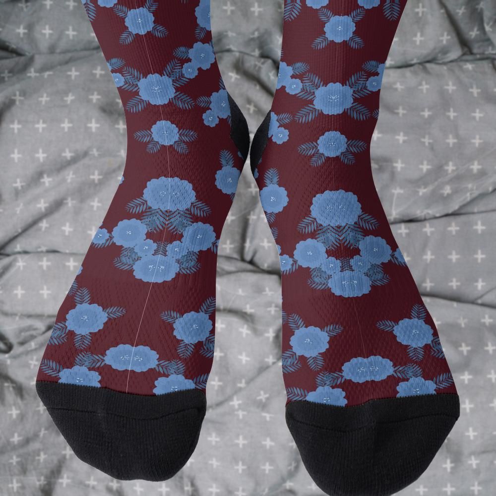 Matching tie pattern dress socks