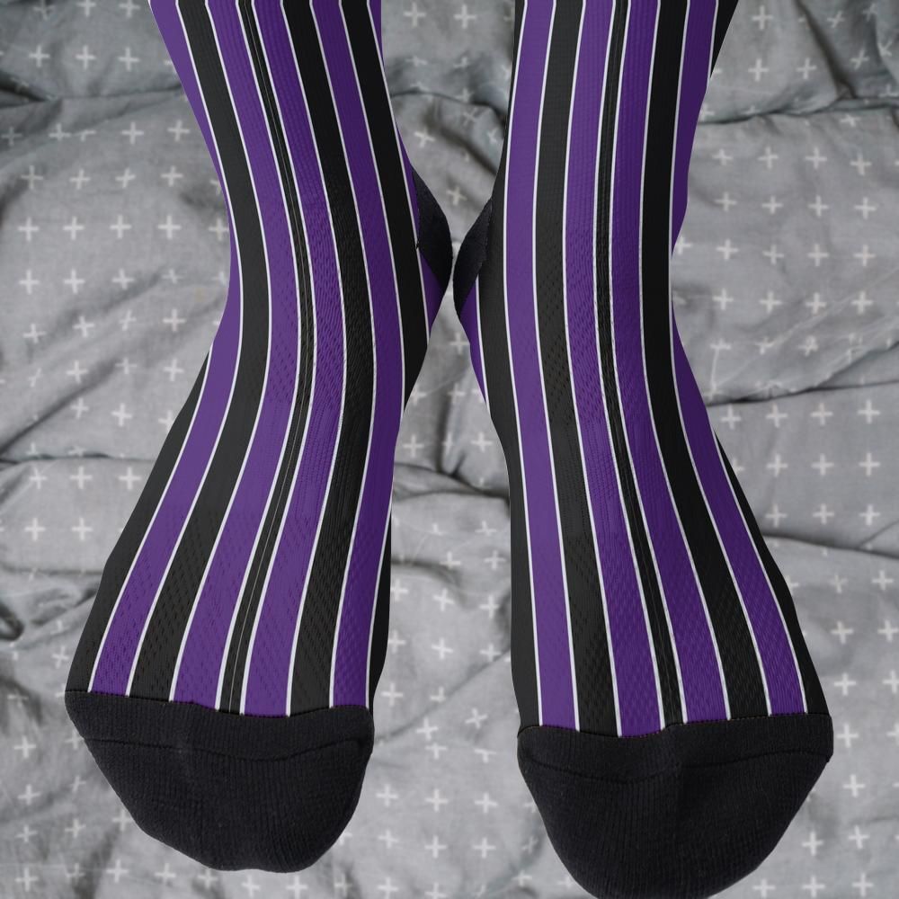 Matching tie pattern dress socks