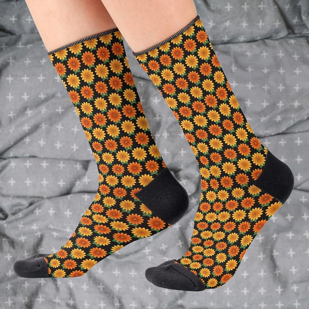 Matching tie pattern dress socks