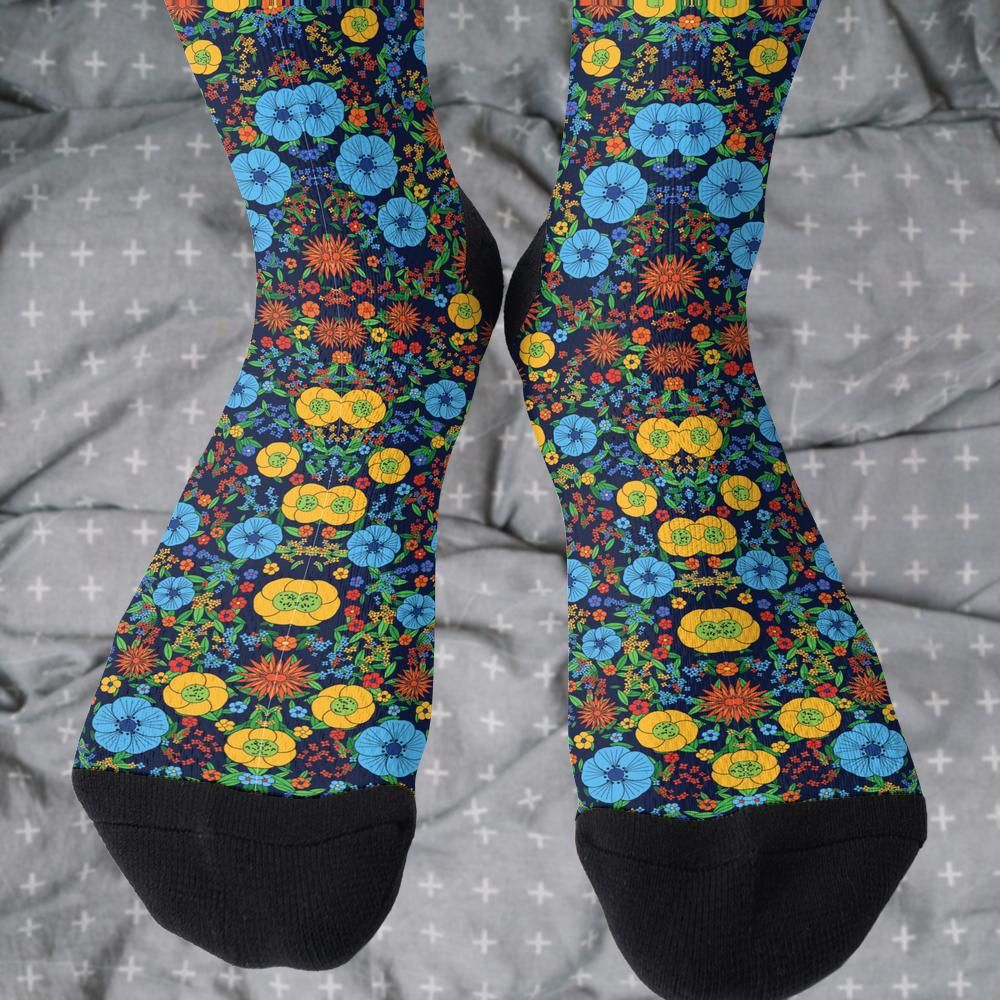 Matching tie pattern dress socks
