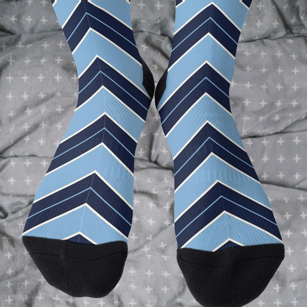 Matching tie pattern dress socks