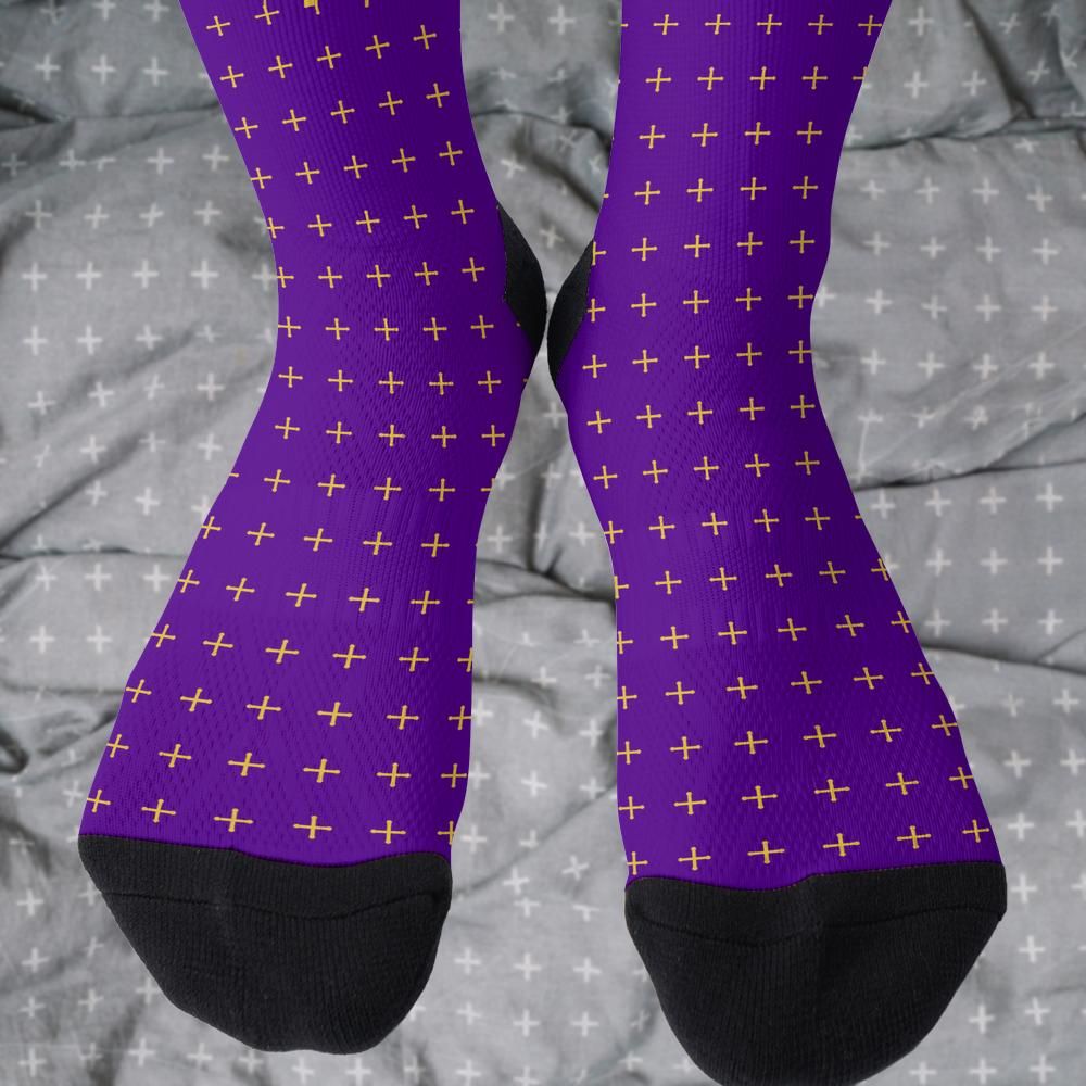 Matching tie pattern dress socks