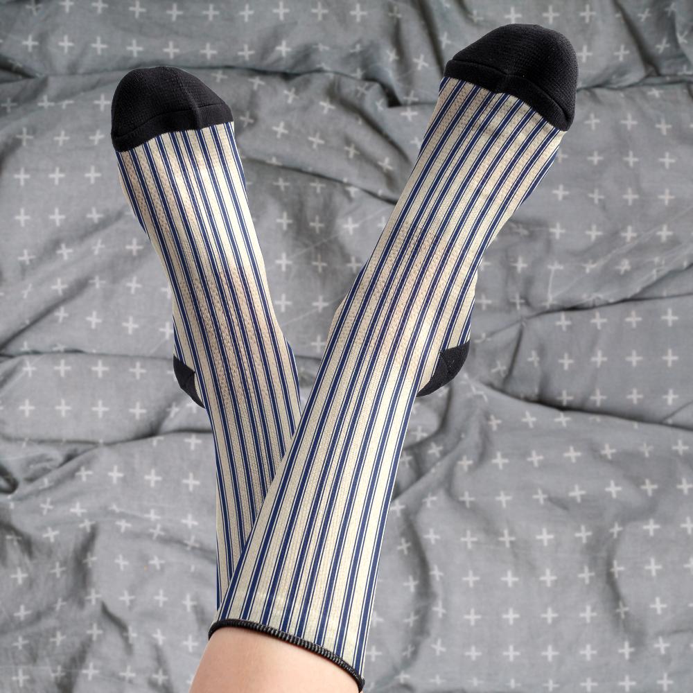 Matching tie pattern dress socks