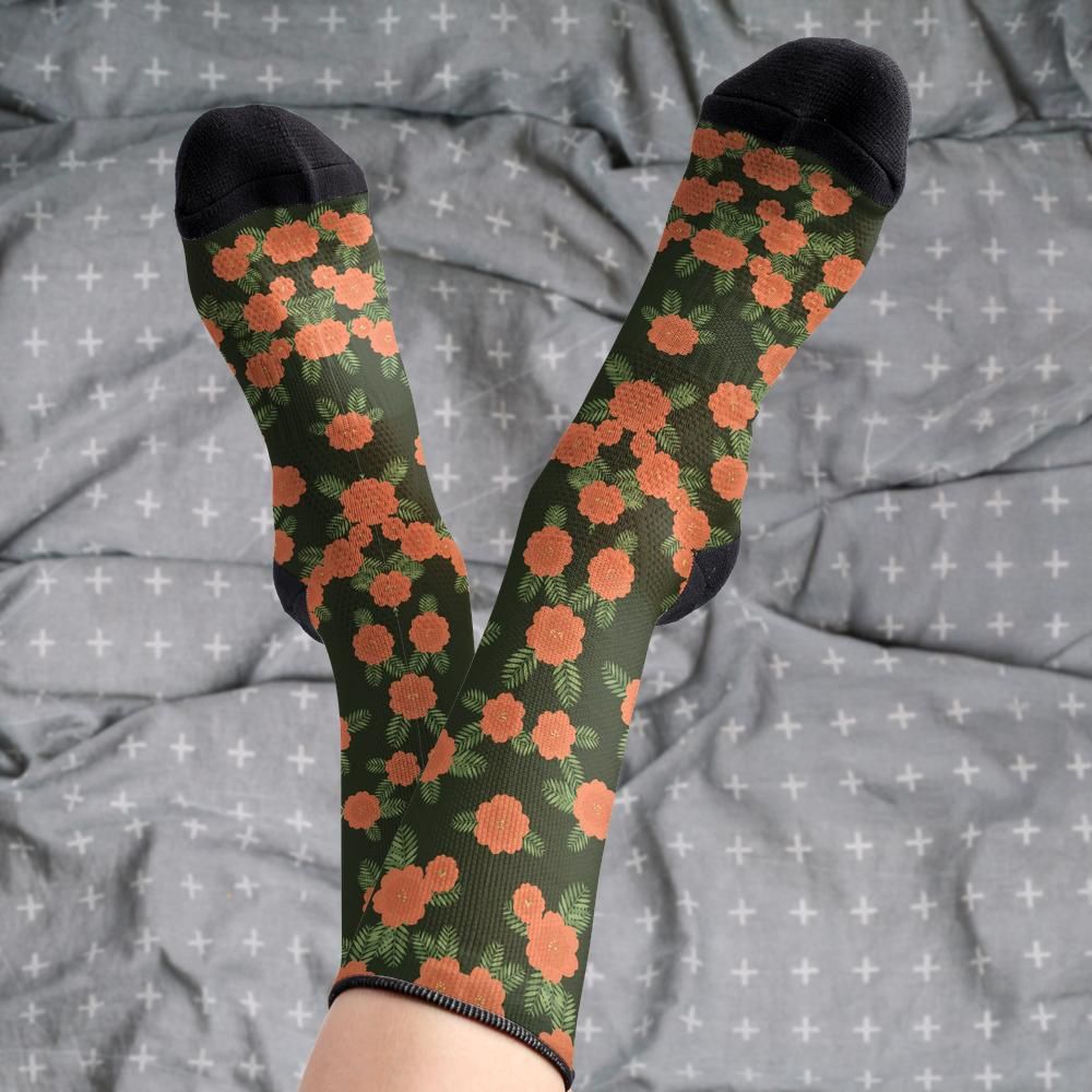 Matching tie pattern dress socks