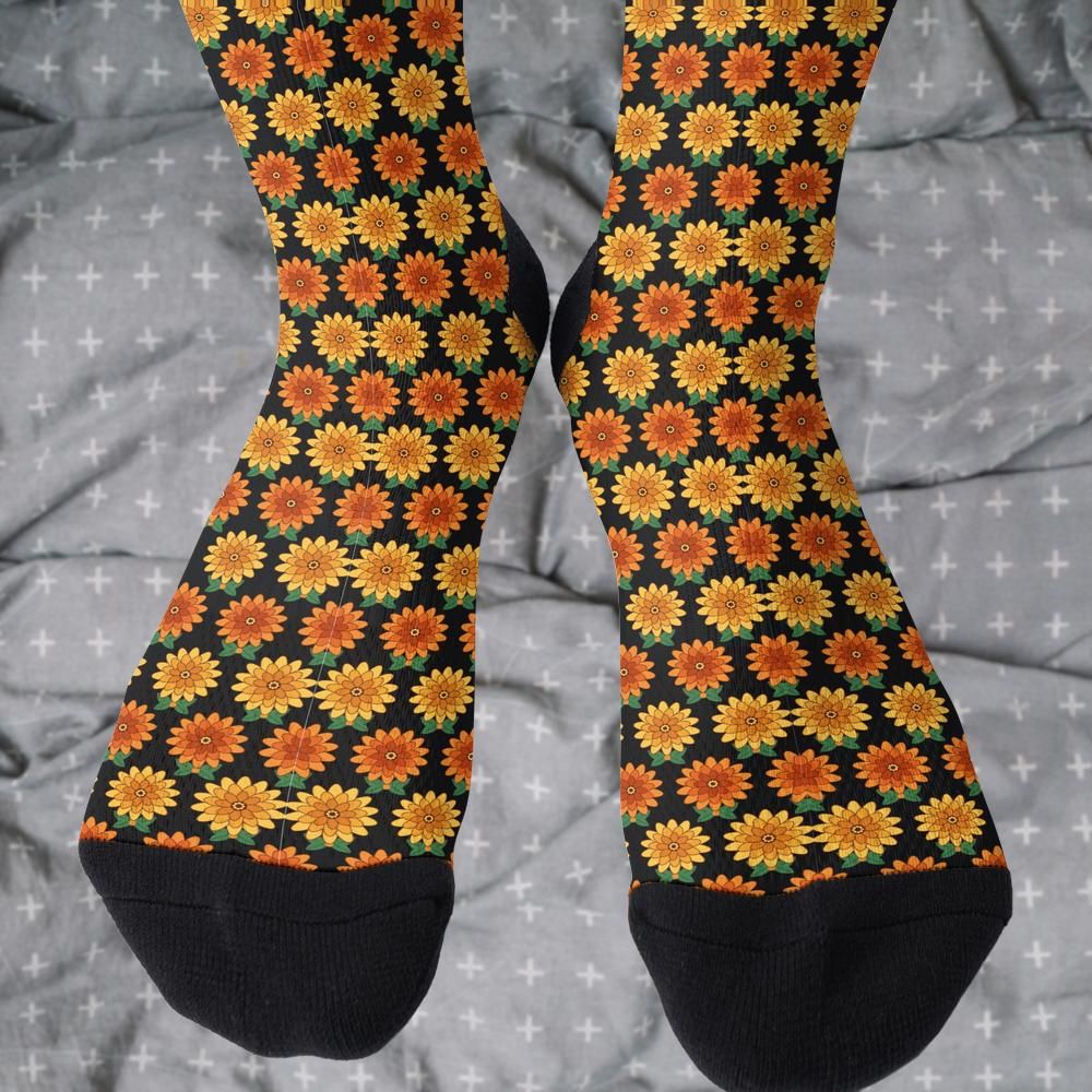 Matching tie pattern dress socks