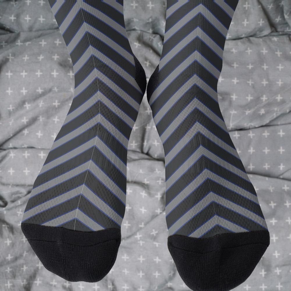Matching tie pattern dress socks