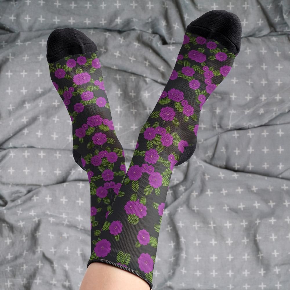 Matching tie pattern dress socks