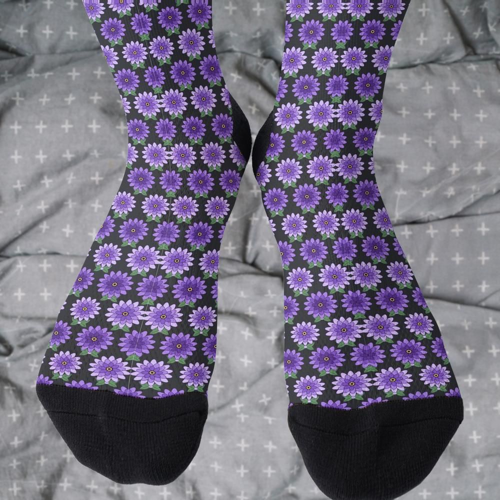 Matching tie pattern dress socks
