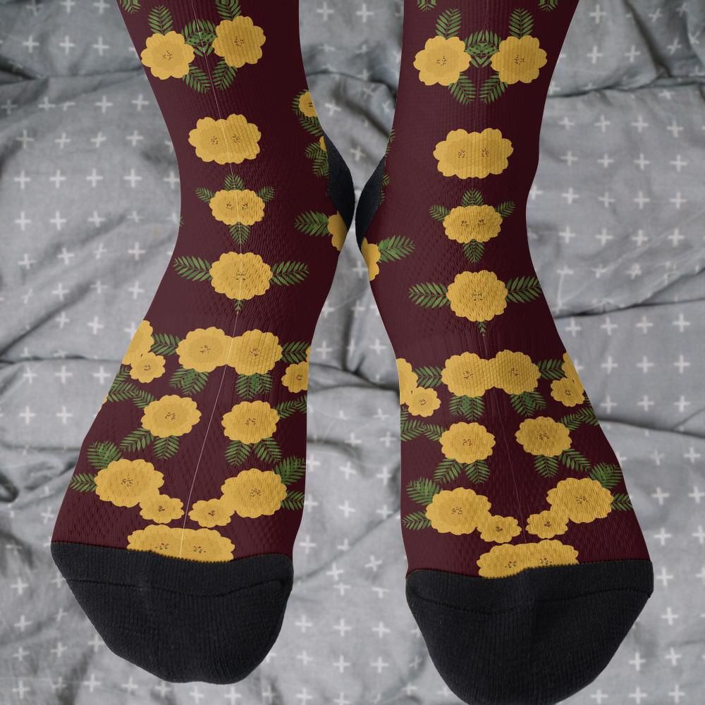 Matching tie pattern dress socks