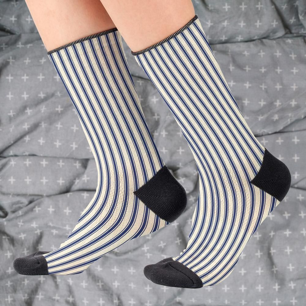 Matching tie pattern dress socks