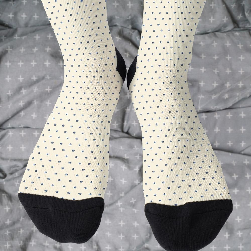 Matching tie pattern dress socks